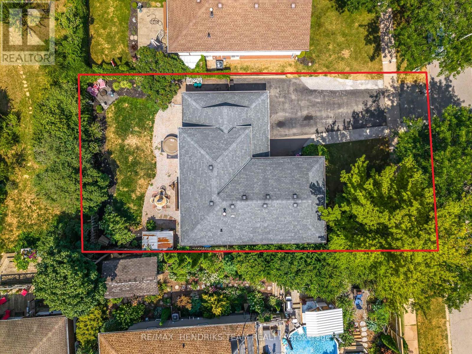 5 Whittaker Avenue, Grimsby, Ontario  L3M 3J2 - Photo 3 - X12344645