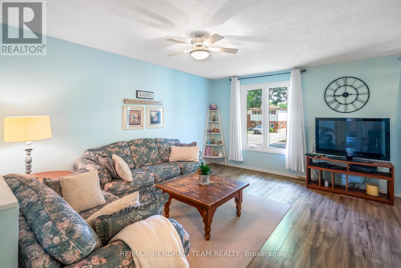 5 Whittaker Avenue, Grimsby, Ontario  L3M 3J2 - Photo 6 - X12344645