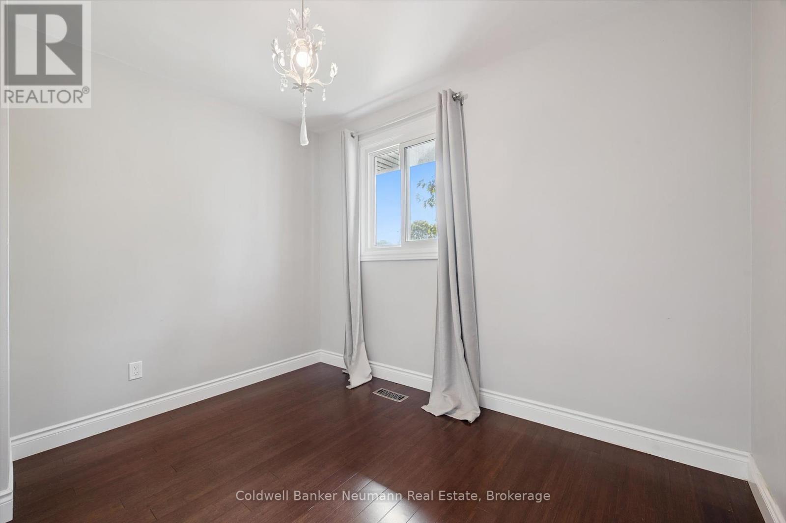 251 Metcalfe Street, Guelph, Ontario  N1E 4Y8 - Photo 17 - X12344668