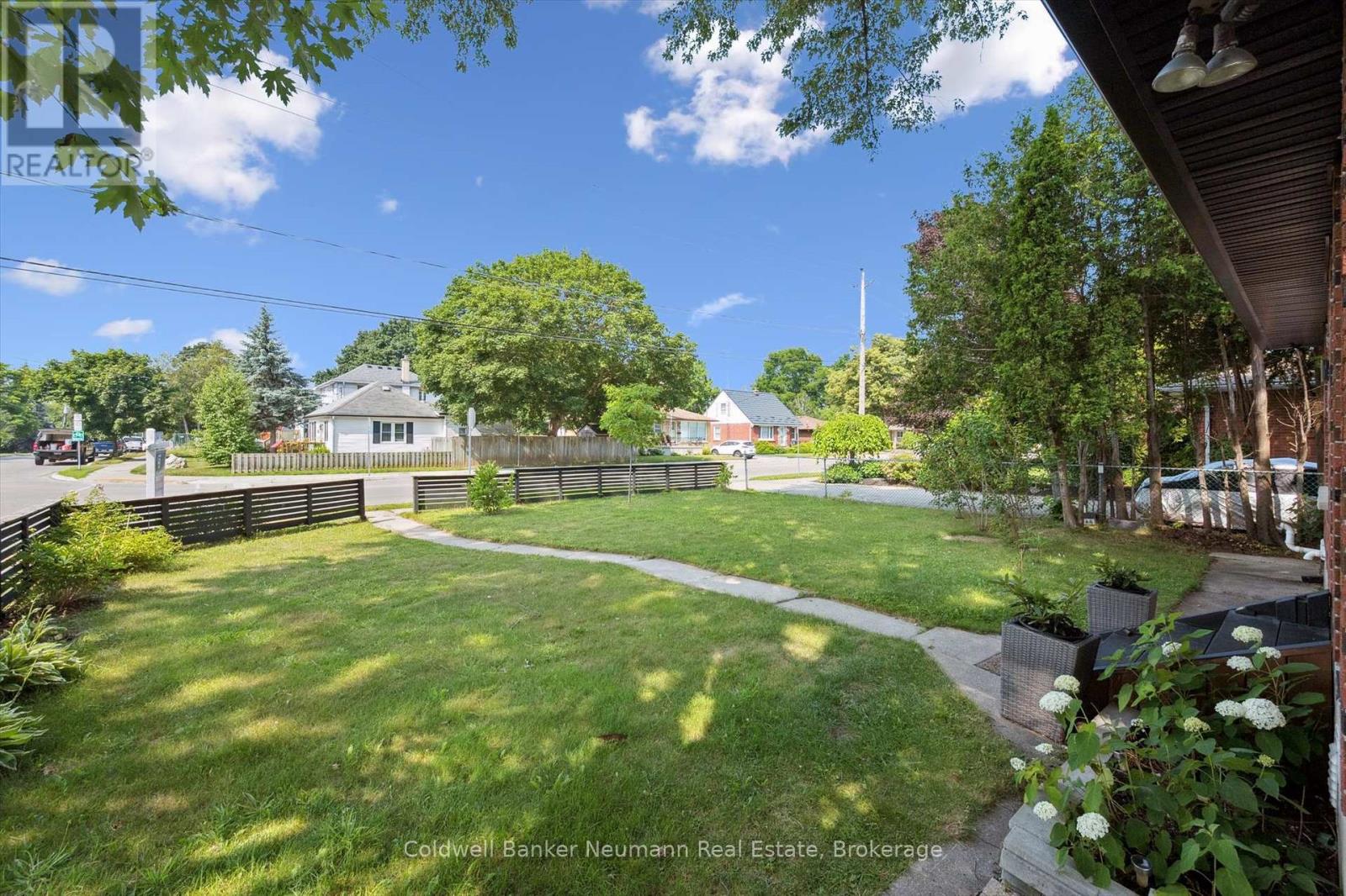 Property at 251 METCALFE STREET image 4