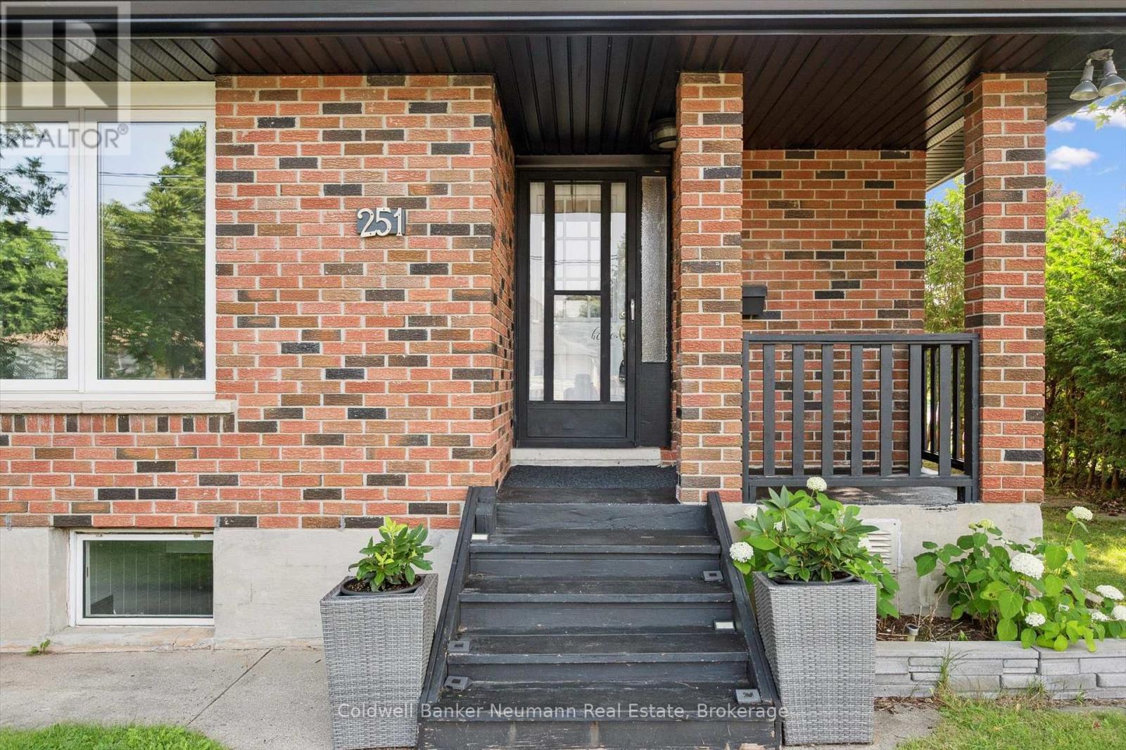 Property at 251 METCALFE STREET image 5