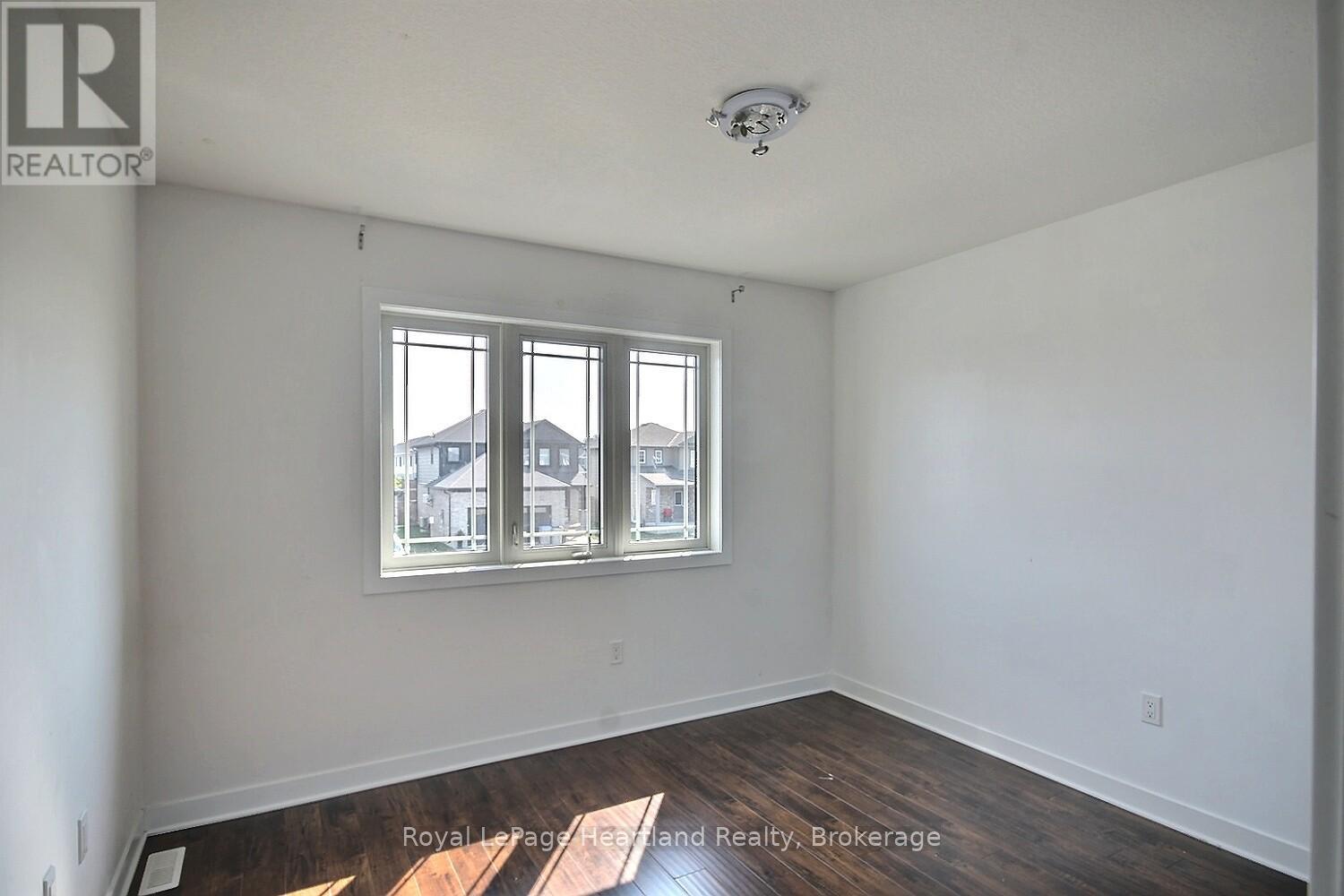 371 Beech Street, Lucan Biddulph, Ontario  N0M 2J0 - Photo 14 - X12344671