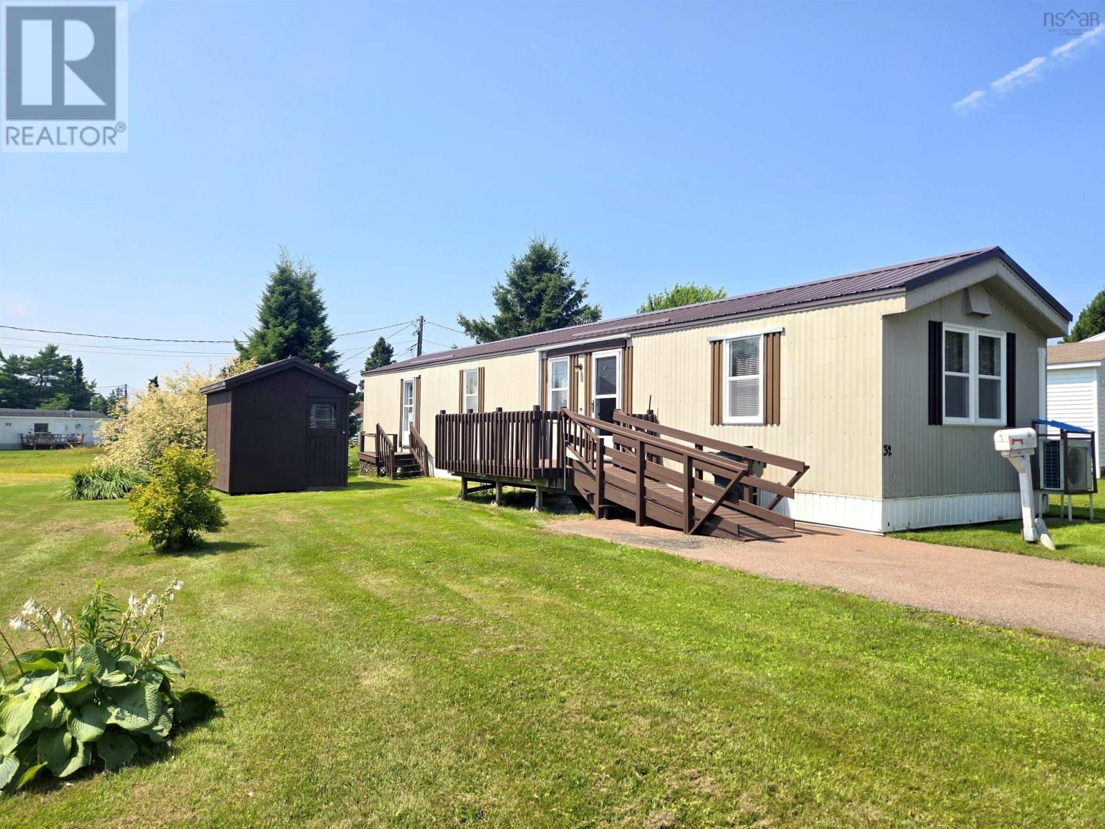 32 Lorne Crescent, Amherst, Nova Scotia  B4H 4B7 - Photo 1 - 202519131