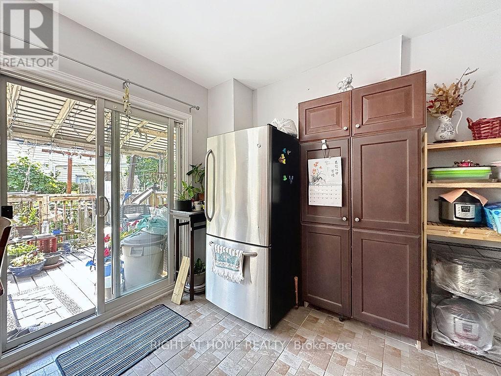 132 Bellwoods Avenue, Toronto (Trinity-Bellwoods), Ontario  M6J 2P4 - Photo 7 - C12344667