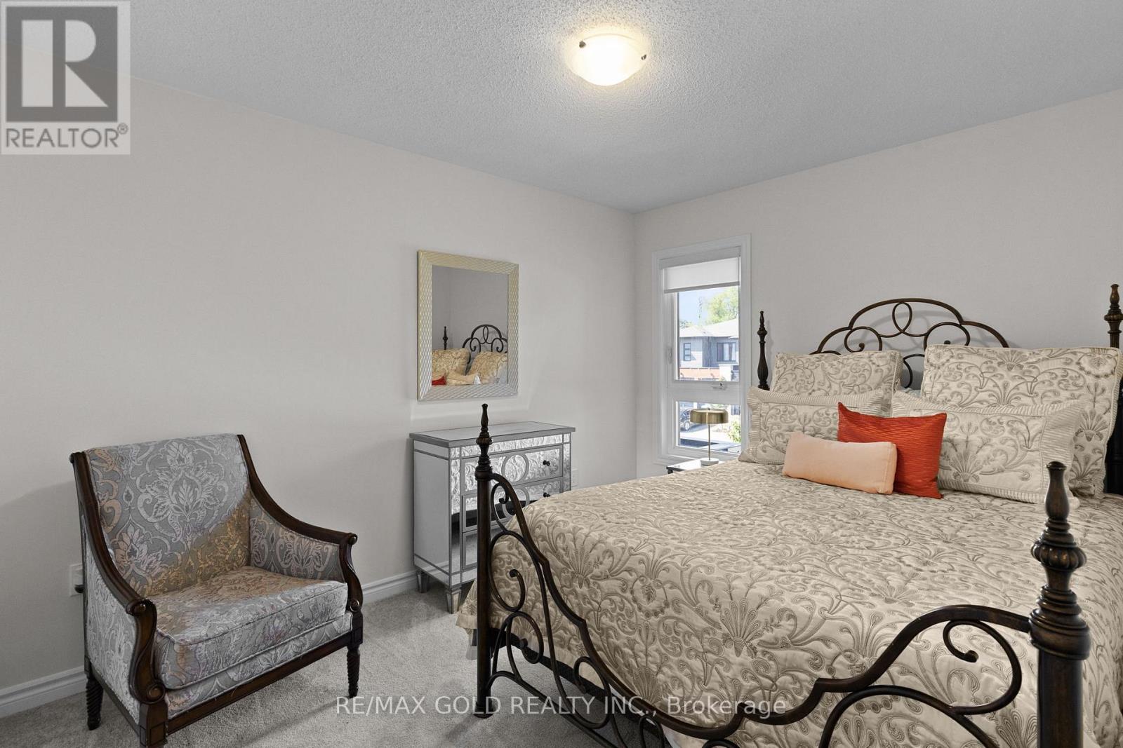 54 Eberhardt Drive, Wasaga Beach, Ontario  L9Z 0K5 - Photo 25 - S12344689
