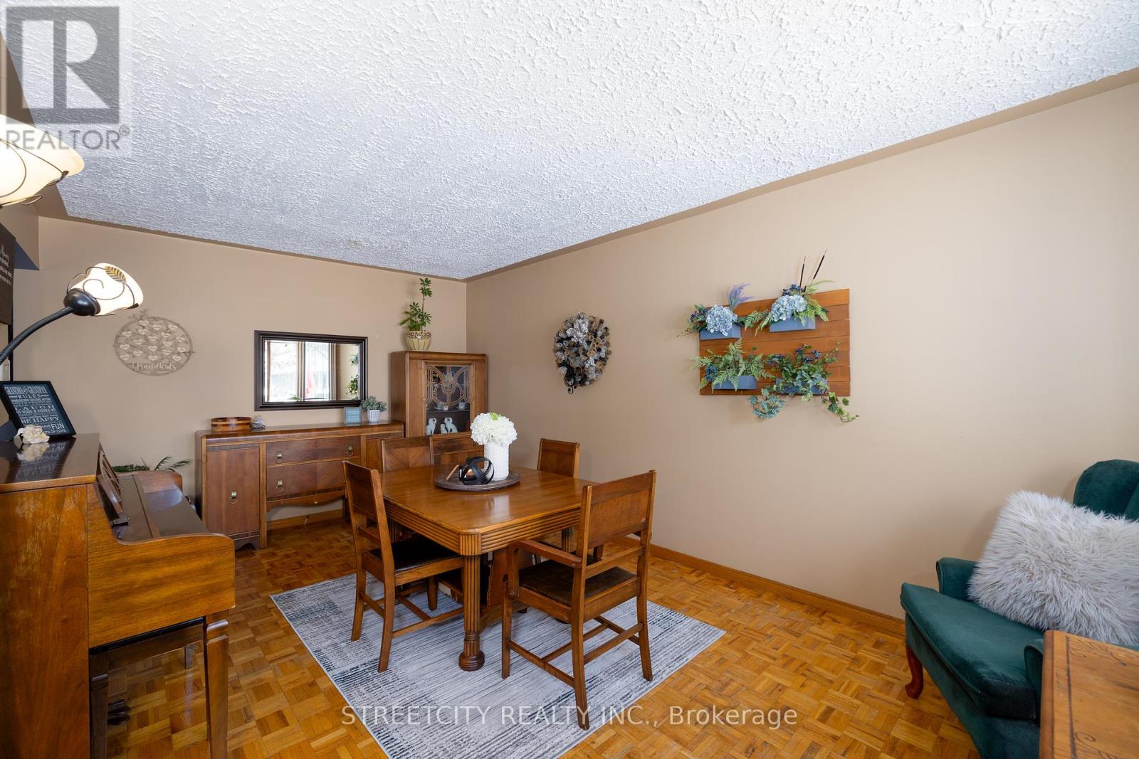 34 Bridlington Road, London South, Ontario  N6E 1X4 - Photo 12 - X12344745