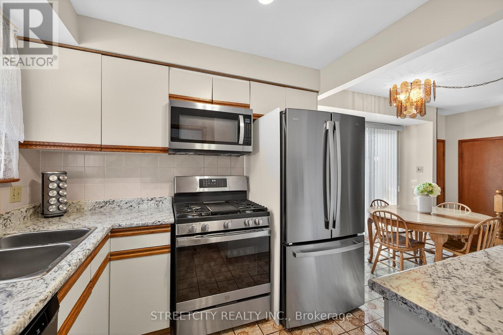 34 Bridlington Road, London South, Ontario  N6E 1X4 - Photo 5 - X12344745