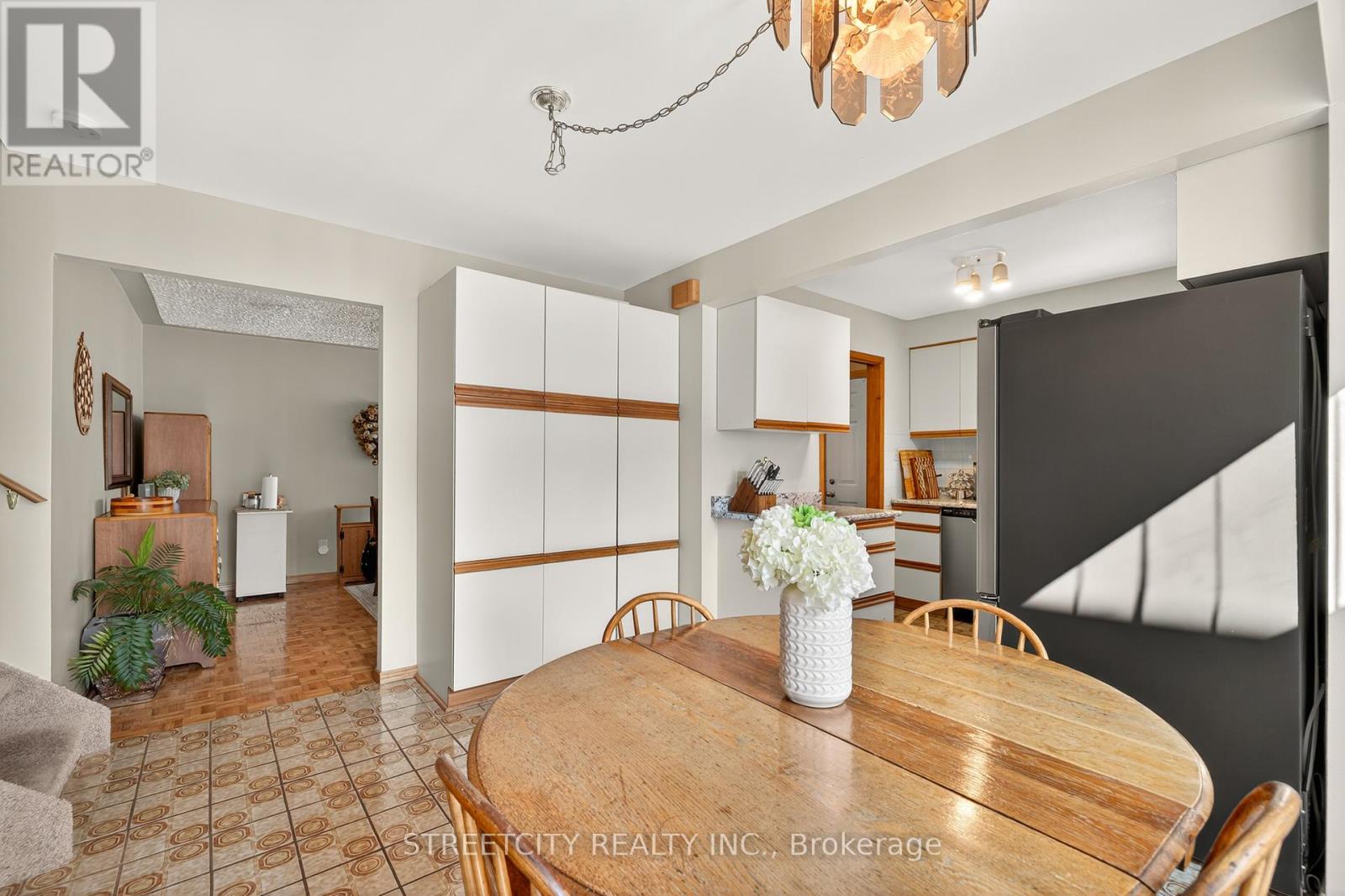 34 Bridlington Road, London South, Ontario  N6E 1X4 - Photo 6 - X12344745