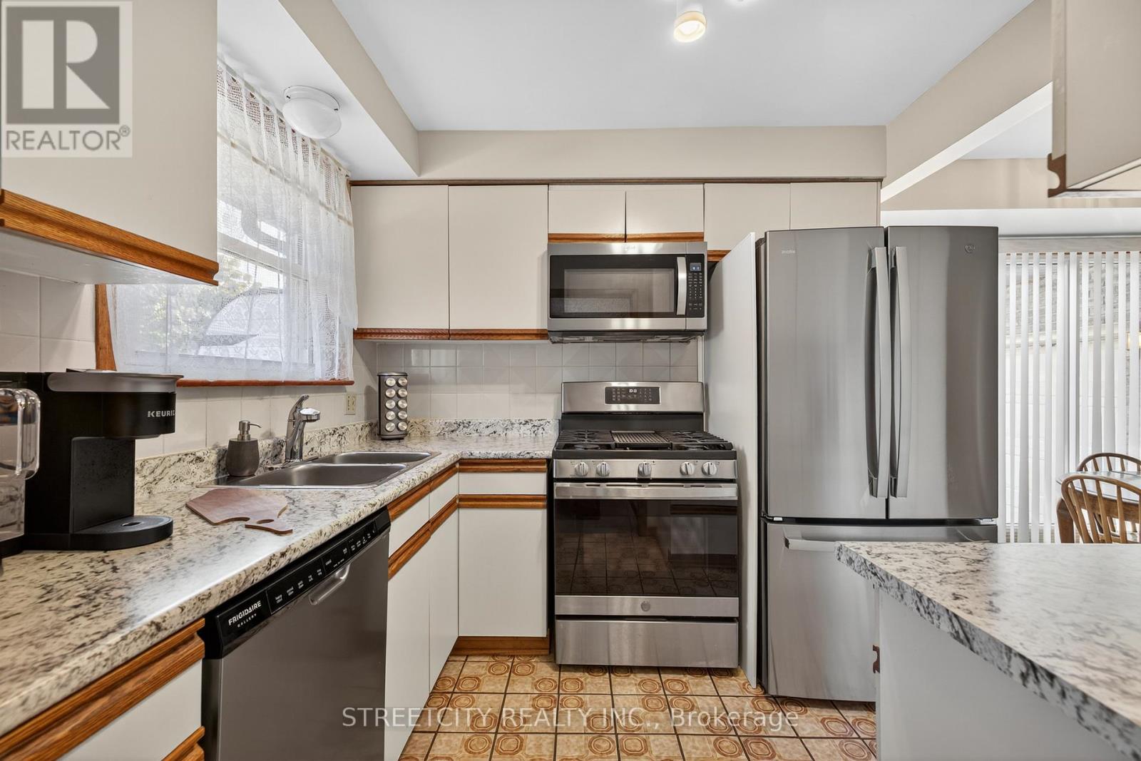 34 Bridlington Road, London South, Ontario  N6E 1X4 - Photo 7 - X12344745