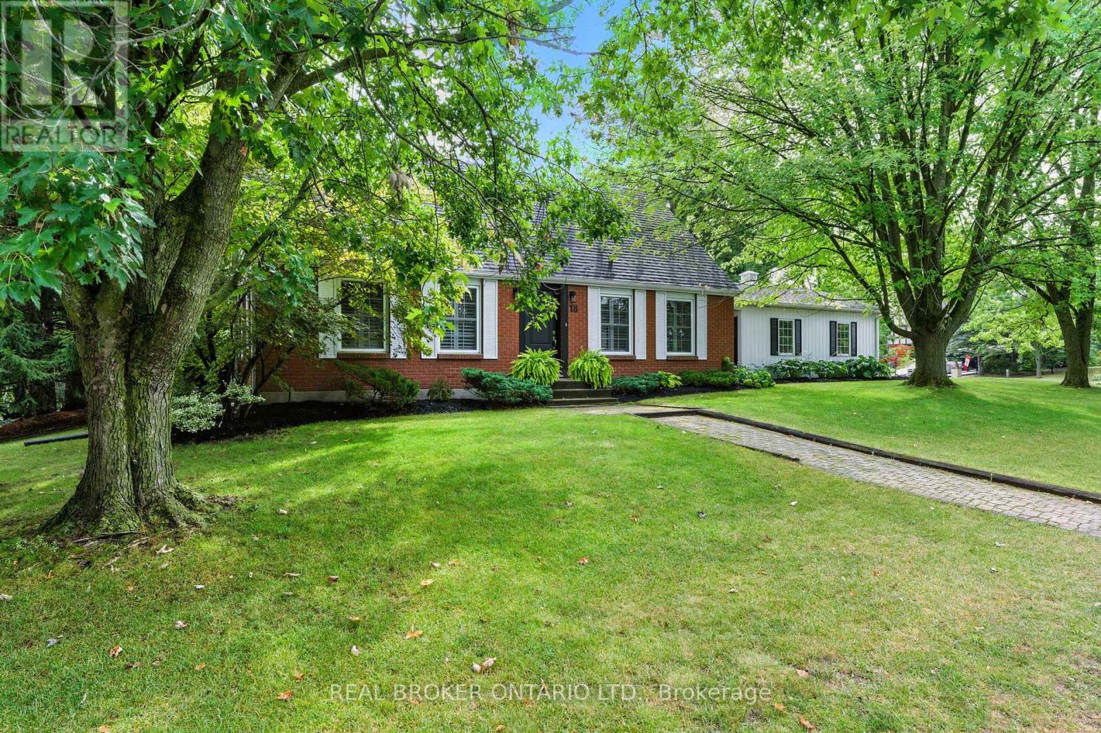 18 Isabel Drive, Brant, Ontario  N3T 0L8 - Photo 49 - X12344658