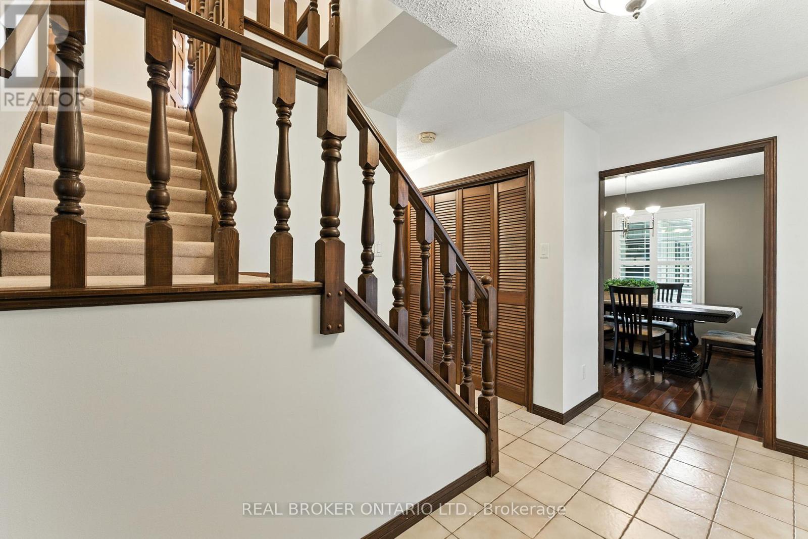 18 Isabel Drive, Brant, Ontario  N3T 0L8 - Photo 6 - X12344658