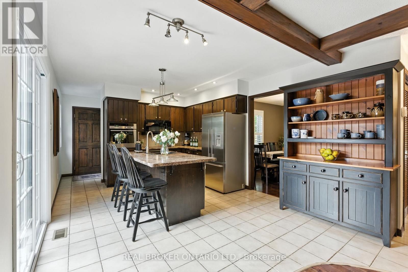 18 Isabel Drive, Brant, Ontario  N3T 0L8 - Photo 9 - X12344658