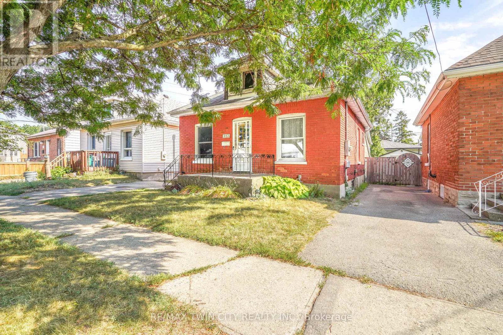 Property at 327 SHERIDAN STREET image 3