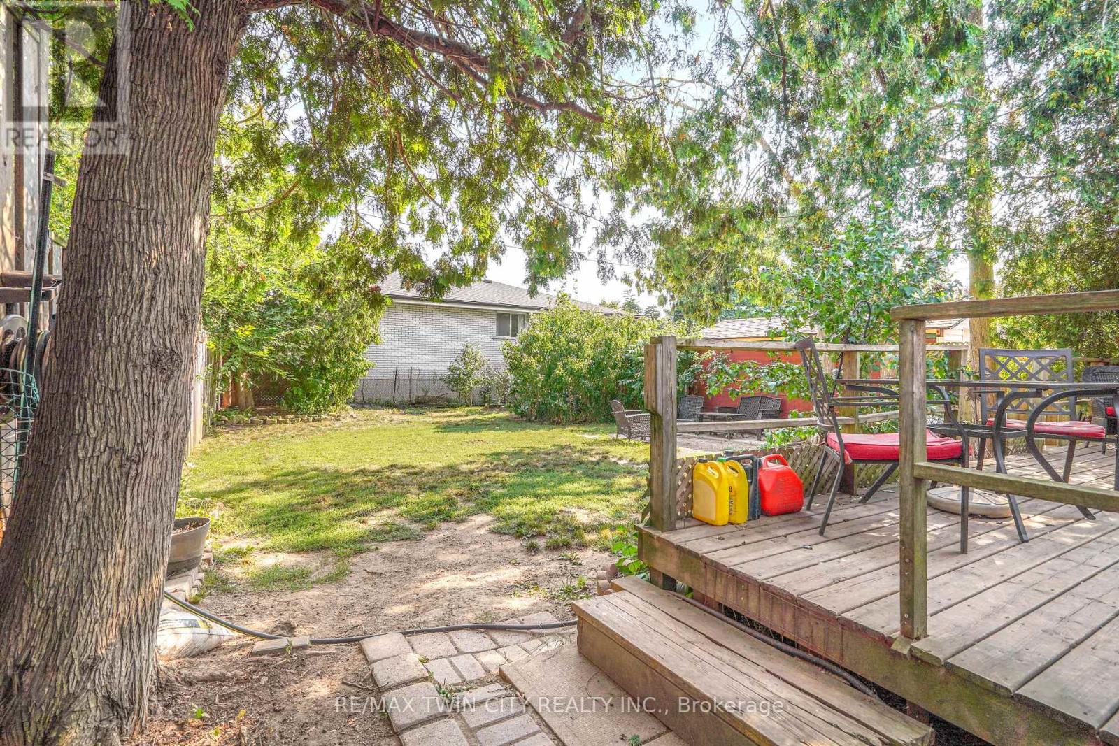 327 Sheridan Street, Brantford, Ontario  N3S 4R8 - Photo 30 - X12344669