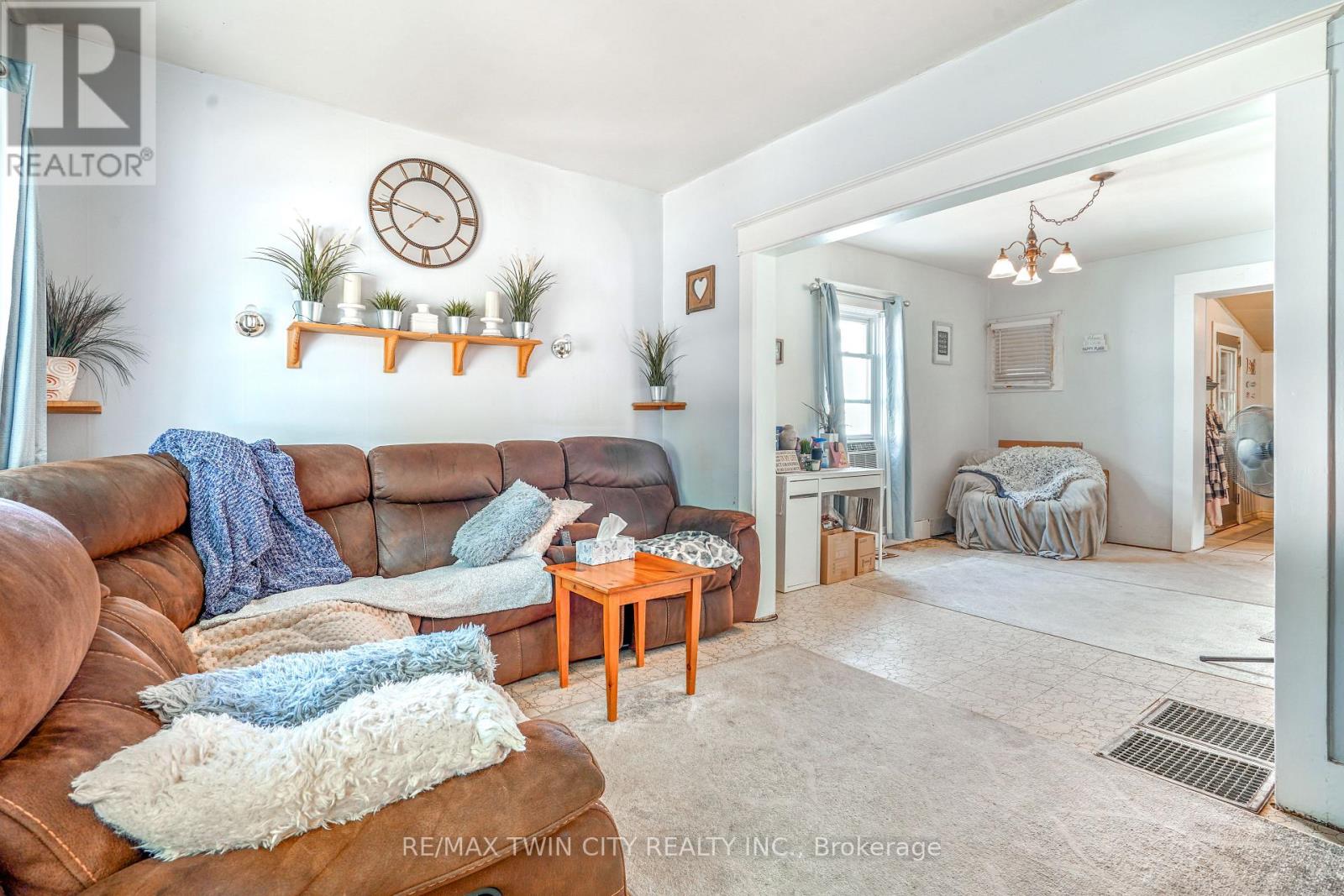 327 Sheridan Street, Brantford, Ontario  N3S 4R8 - Photo 9 - X12344669