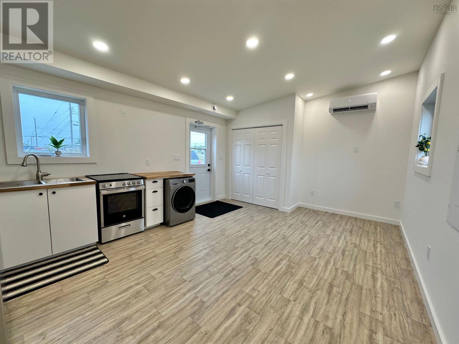 10 Hoben Crescent, Brooklyn, Nova Scotia  B5A 5H8 - Photo 2 - 202520600