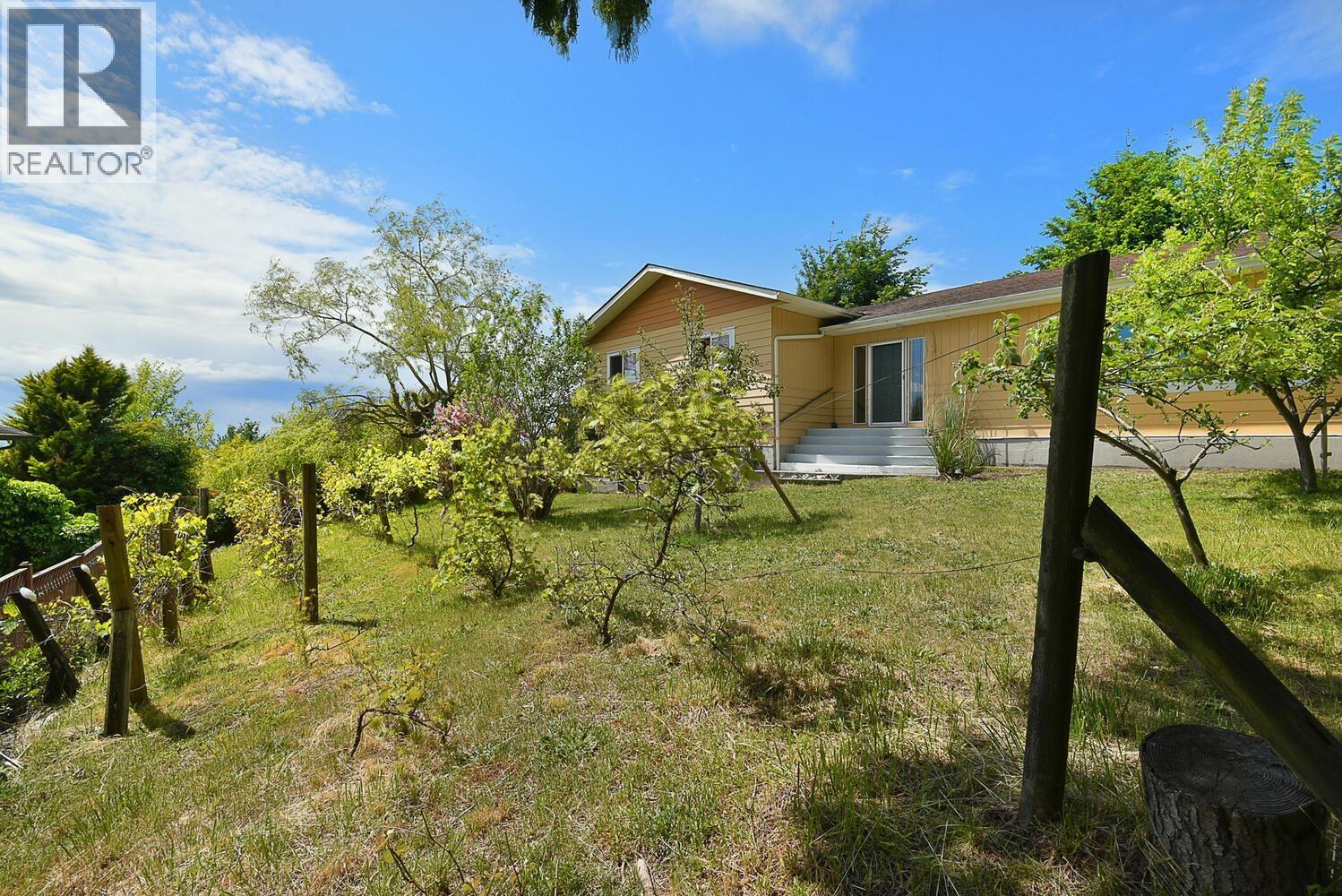 6335 NORWEST BAY ROAD, Sechelt, British Columbia