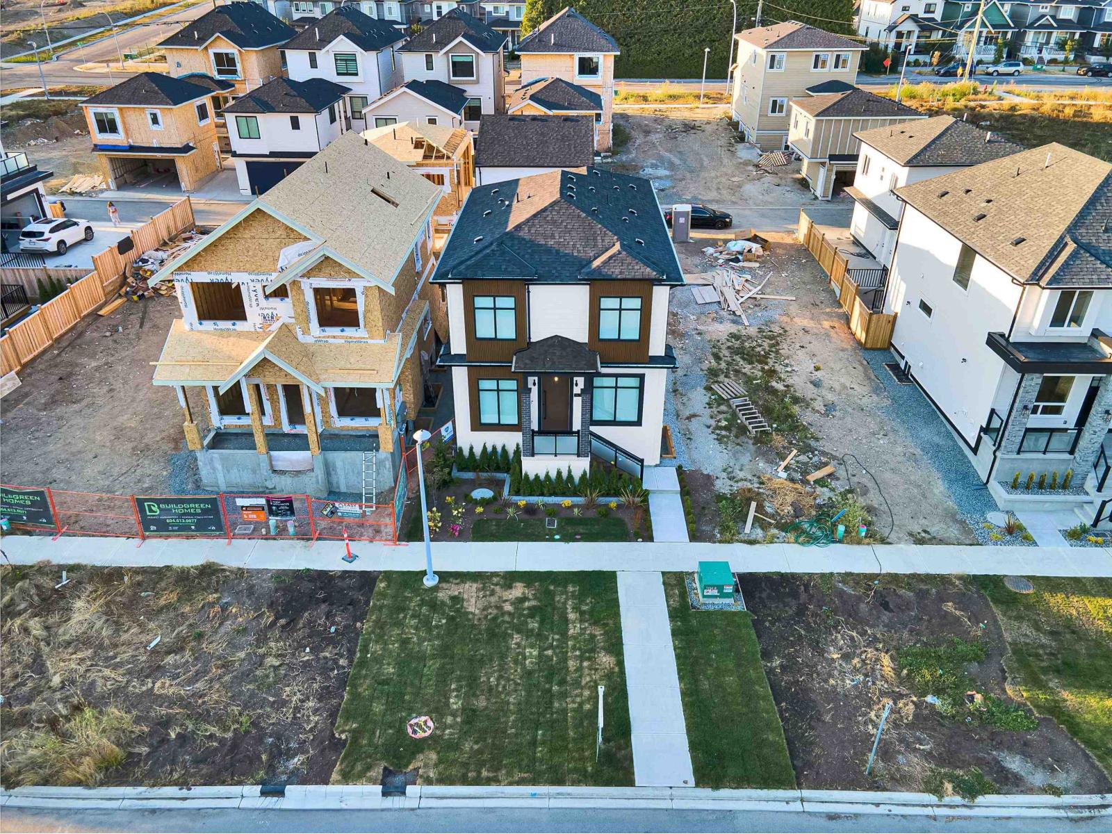16723 19a Avenue, Surrey, British Columbia  V3Z 1K2 - Photo 2 - R3036653