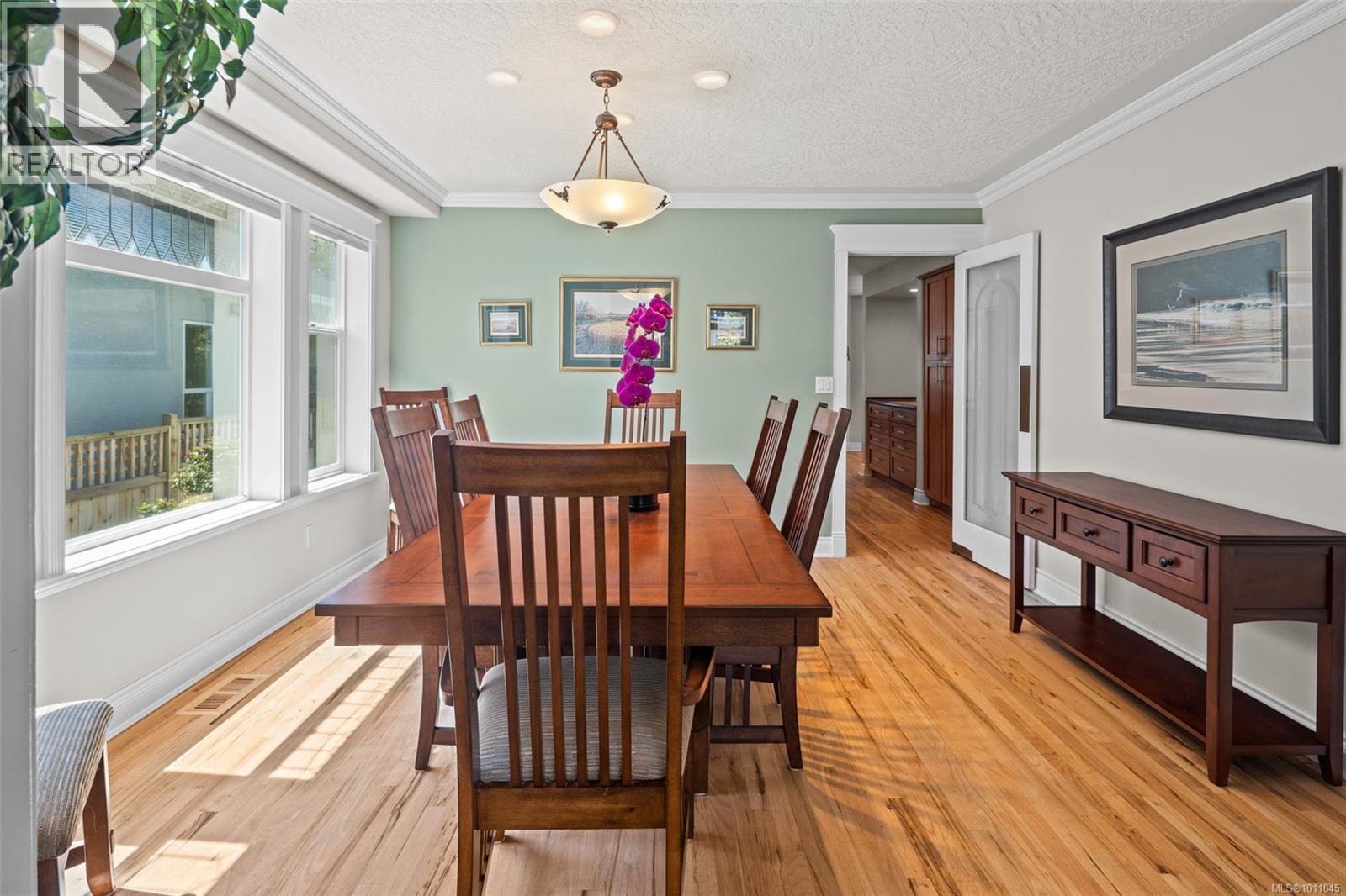Property at 1644 Monterey Ave image 5