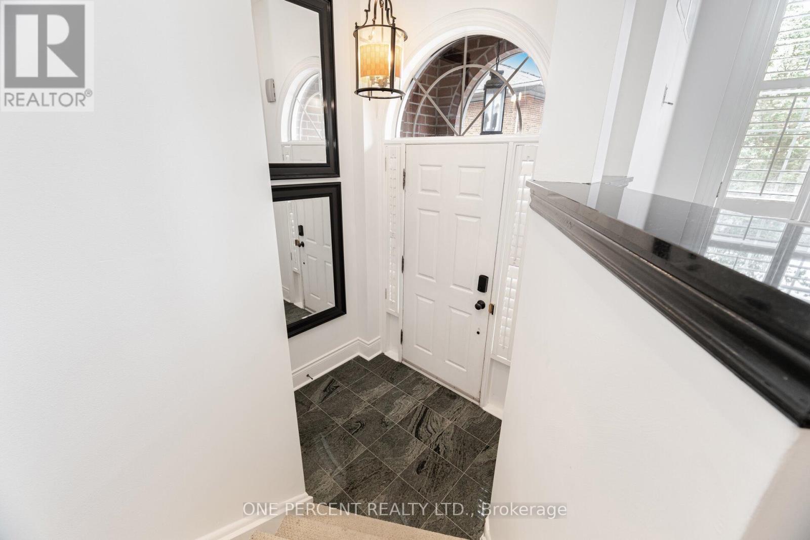 Property at 25 - 8038 YONGE STREET image 3