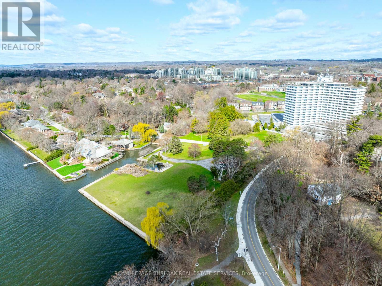 800 Lasalle Park Road, Burlington, Ontario  L7T 4G9 - Photo 13 - W12315519
