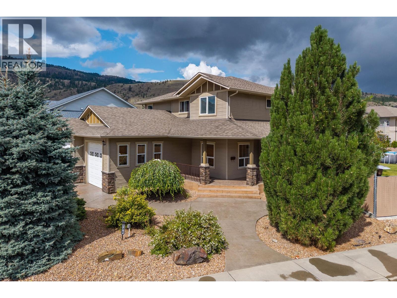 Property at 704 McCurrach Road image 4
