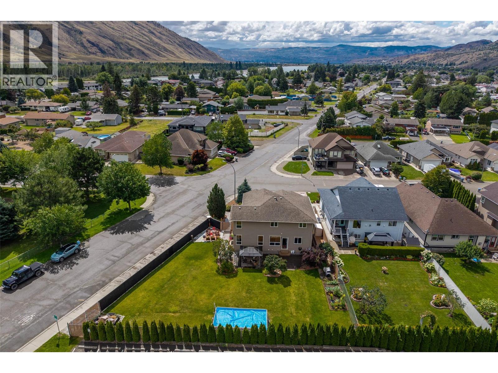 Property at 704 McCurrach Road image 3