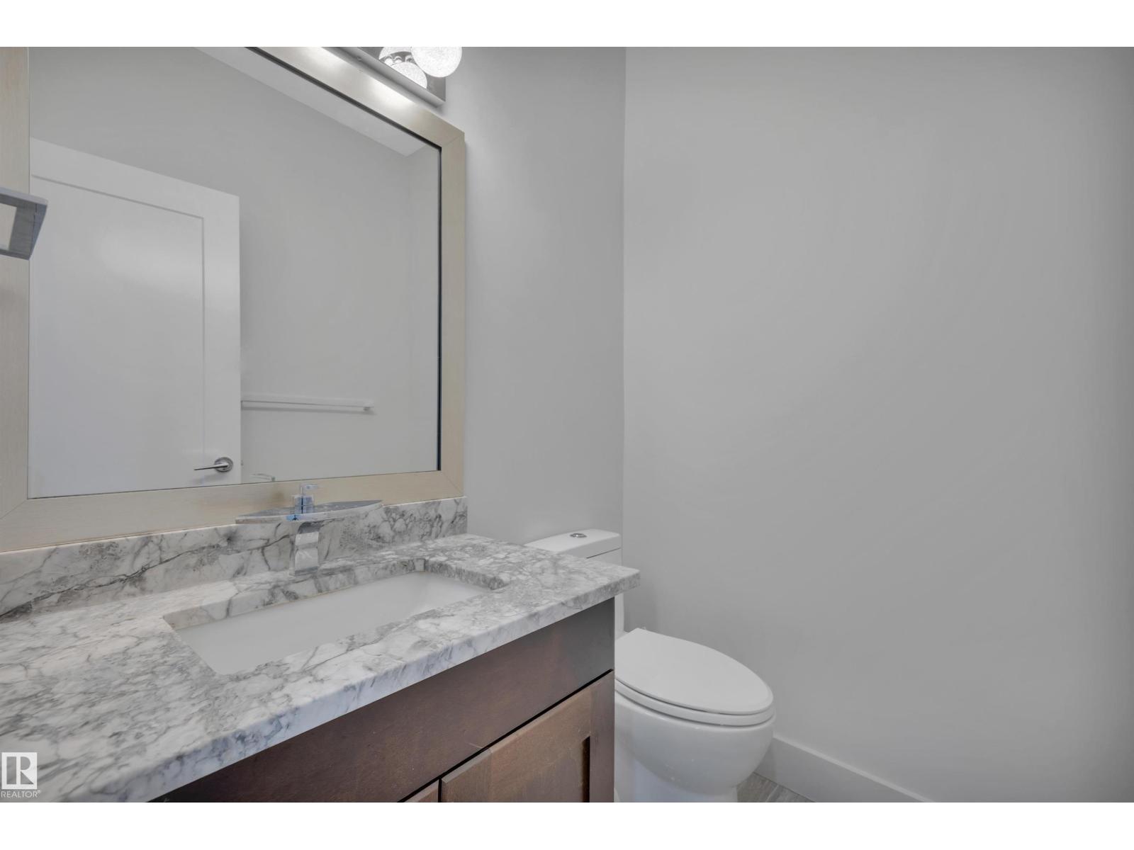 Property at 1024 ARMITAGE CR SW image 3