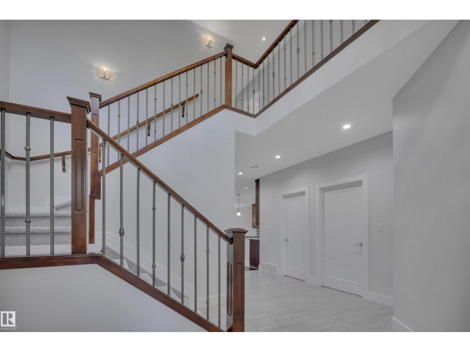 Property at 1024 ARMITAGE CR SW image 5