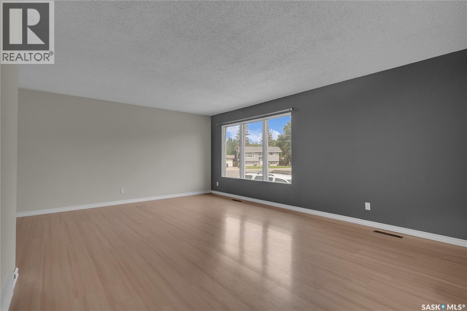 Property at 217 Boyd STREET image 4