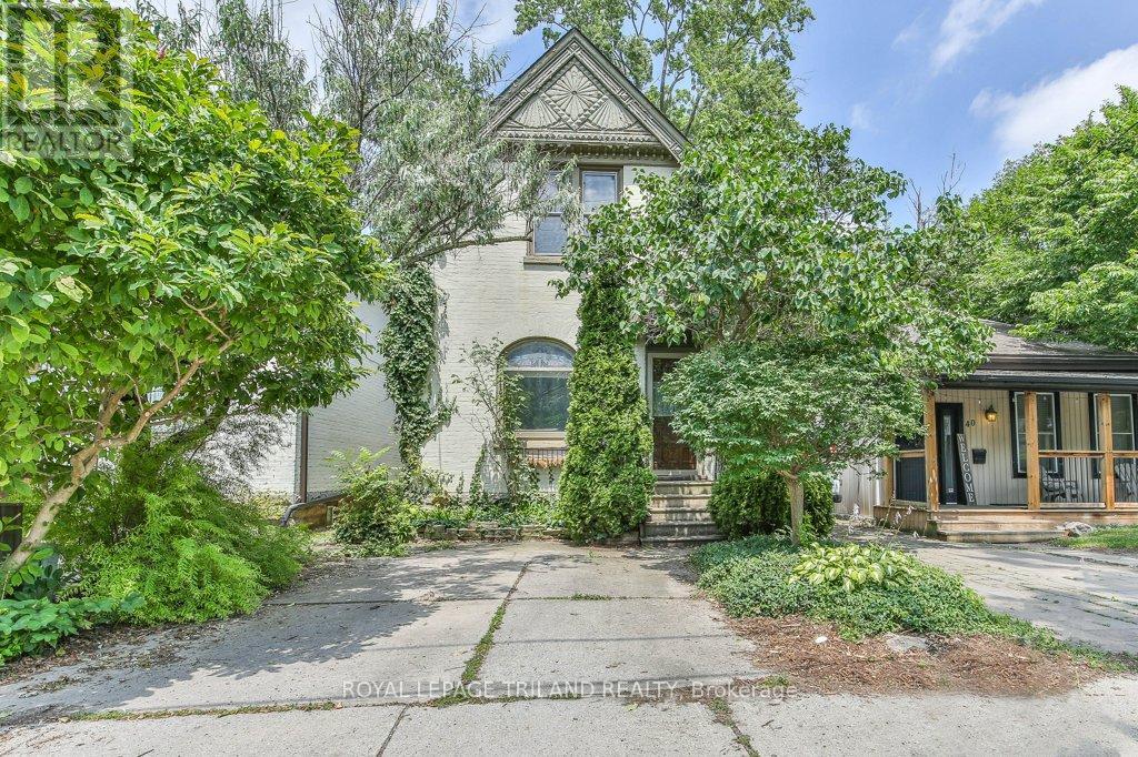 38 Byron Avenue E, London South, Ontario  N6C 1C5 - Photo 1 - X12310907