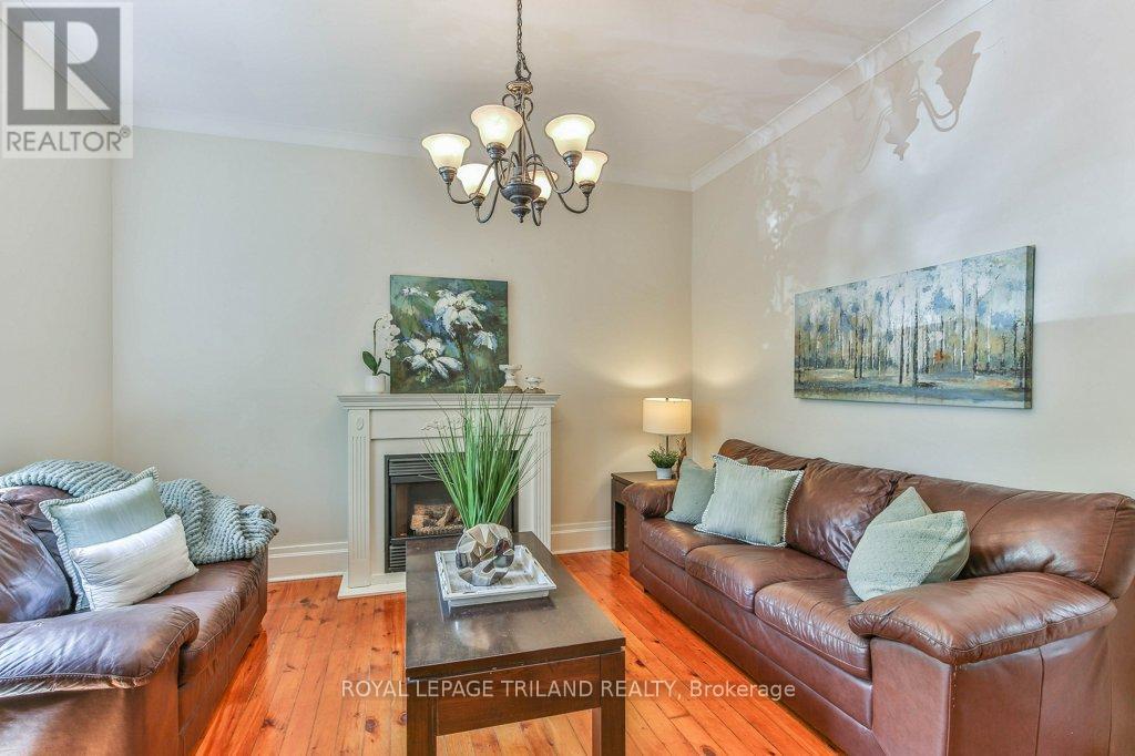 38 Byron Avenue E, London South, Ontario  N6C 1C5 - Photo 7 - X12310907