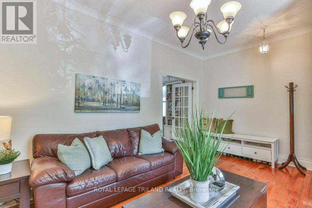 38 Byron Avenue E, London South, Ontario  N6C 1C5 - Photo 8 - X12310907