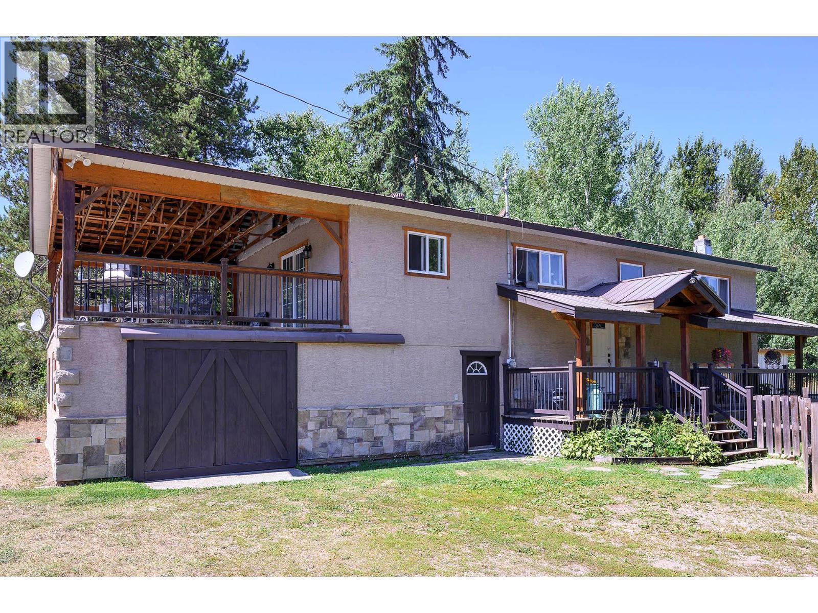 1061 Yellowhead Highway S, clearwater, British Columbia