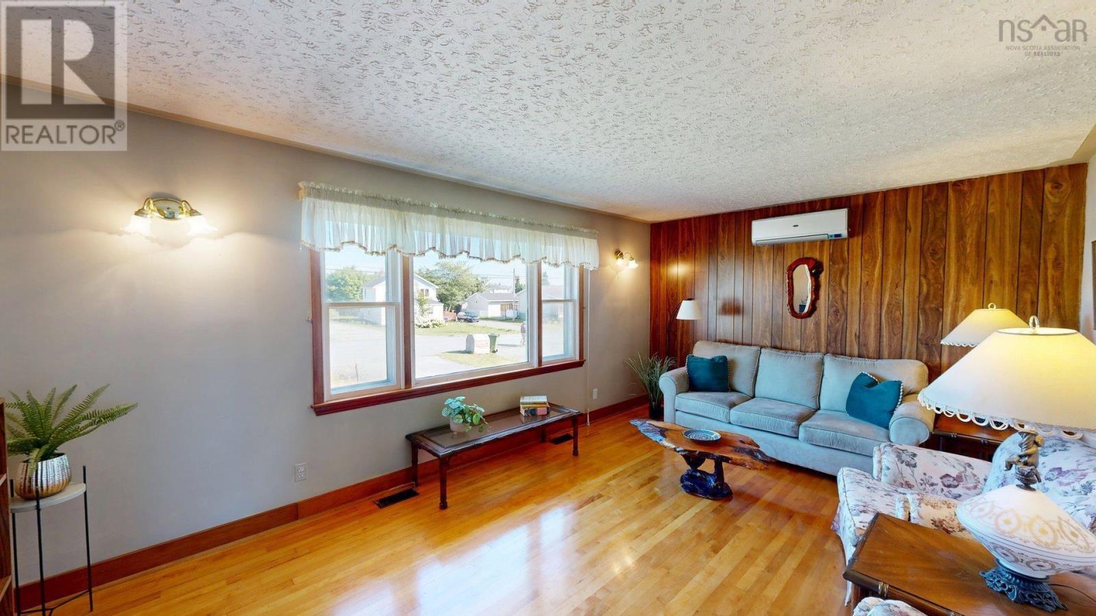 70 Hornes Road, Eastern Passage, Nova Scotia  B3G 1A4 - Photo 6 - 202520023