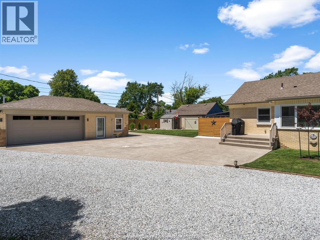 Property at 297 FAIRVIEW BOULEVARD image 4