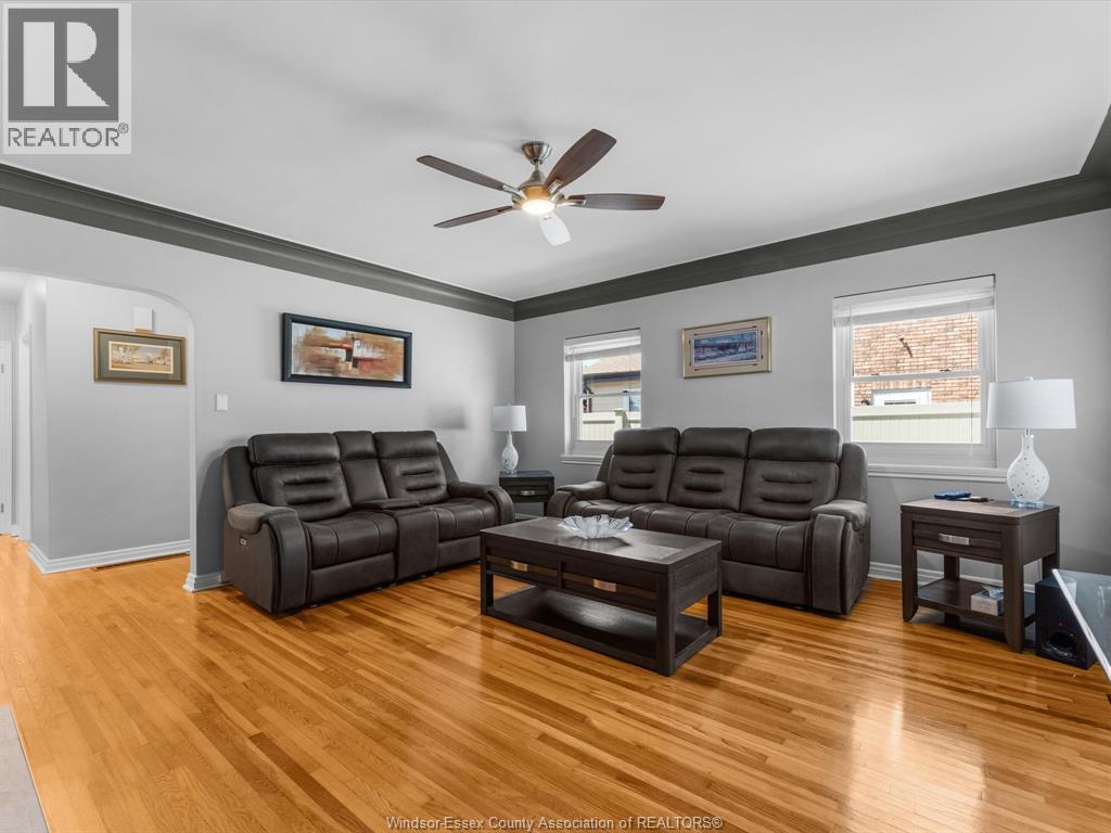 Property at 297 FAIRVIEW BOULEVARD image 5