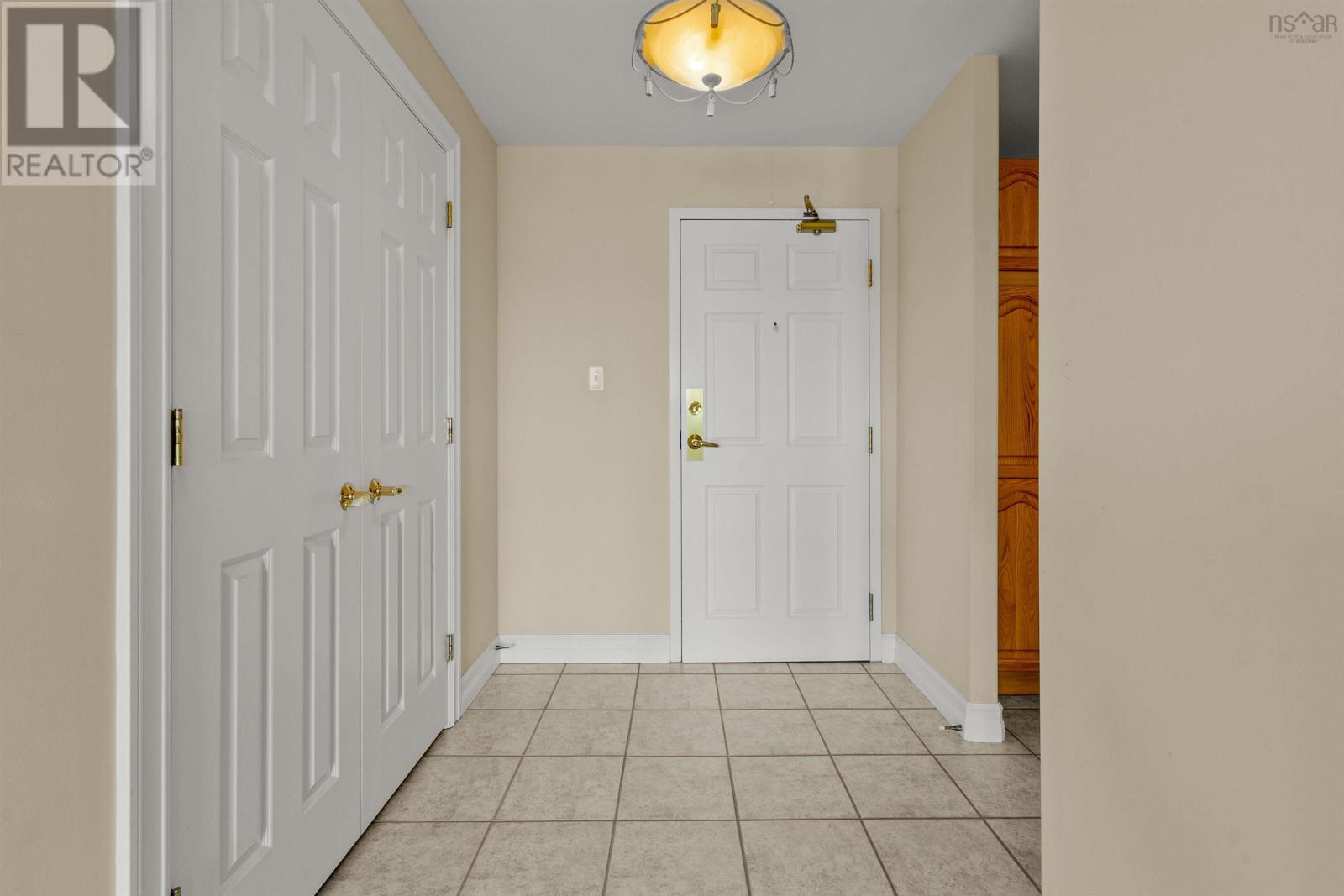 Property at 301 429 Parkland Drive image 2