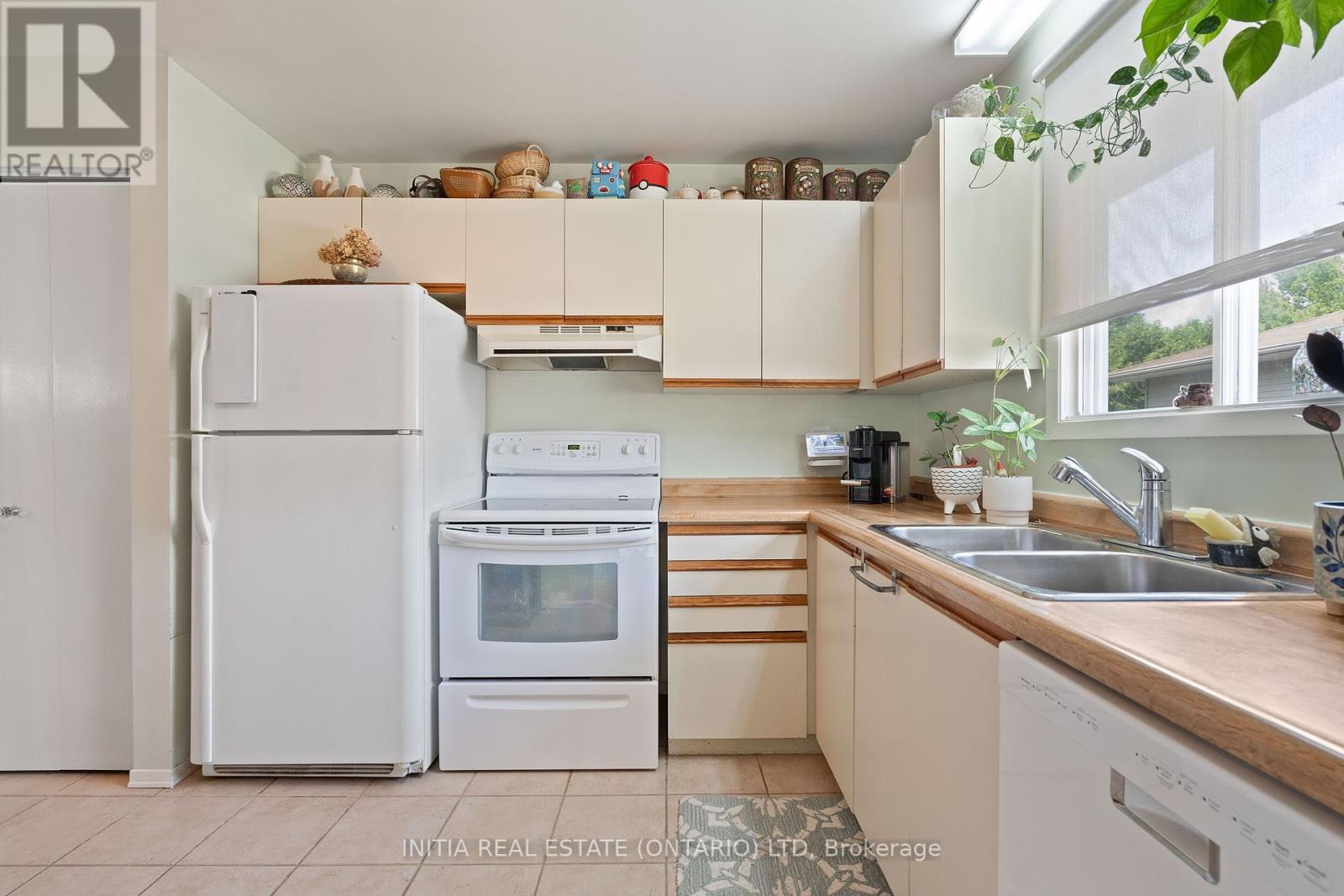 72 Blanchard Crescent, London North (North I), Ontario  N6G 4E4 - Photo 15 - X12344821