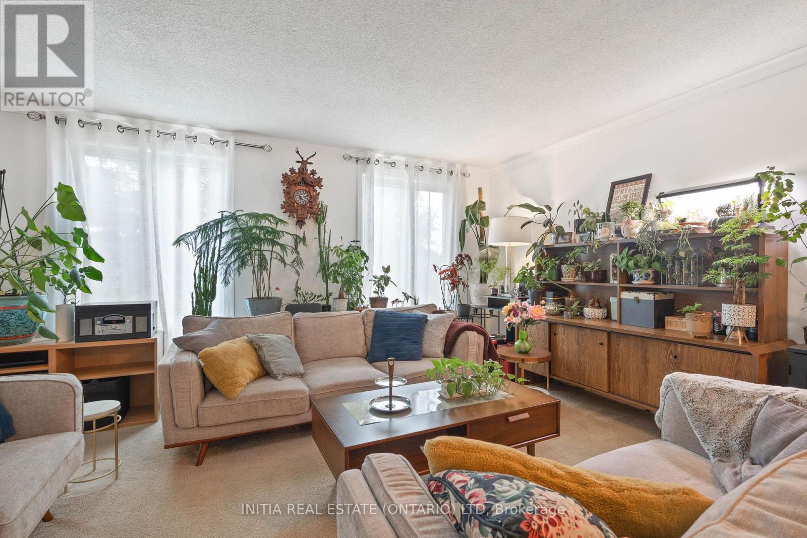 72 Blanchard Crescent, London North (North I), Ontario  N6G 4E4 - Photo 6 - X12344821