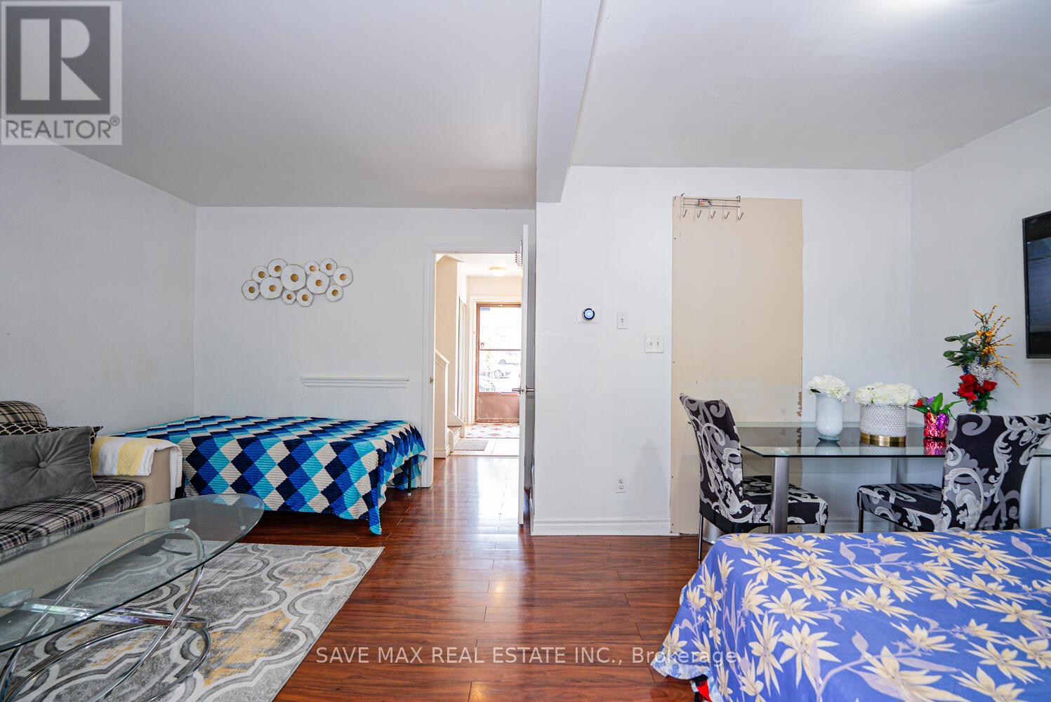 153 Fleetwood Crescent, Brampton, Ontario  L6T 2E5 - Photo 7 - W12303986