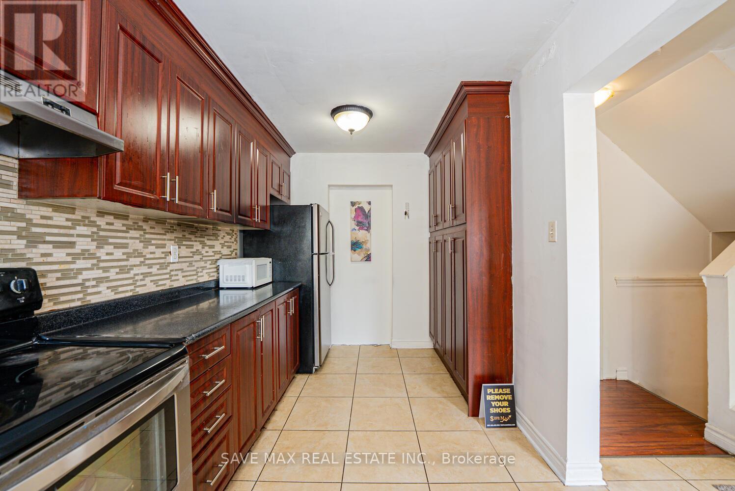 153 Fleetwood Crescent, Brampton, Ontario  L6T 2E5 - Photo 19 - W12303986