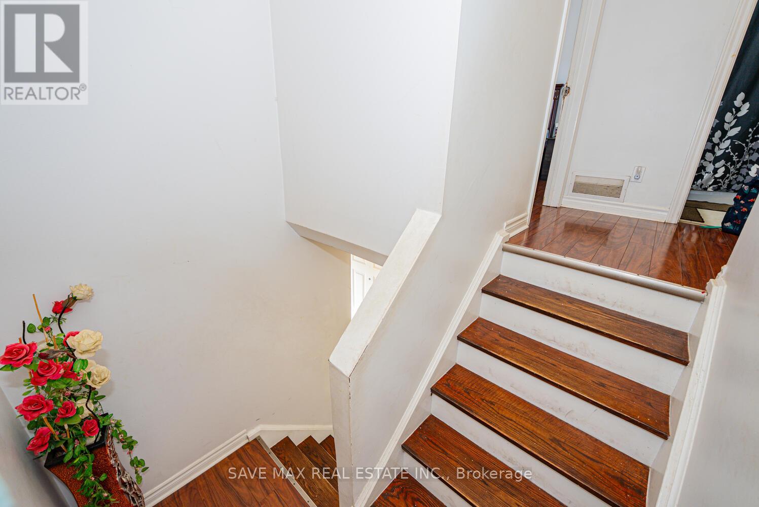 153 Fleetwood Crescent, Brampton, Ontario  L6T 2E5 - Photo 11 - W12303986