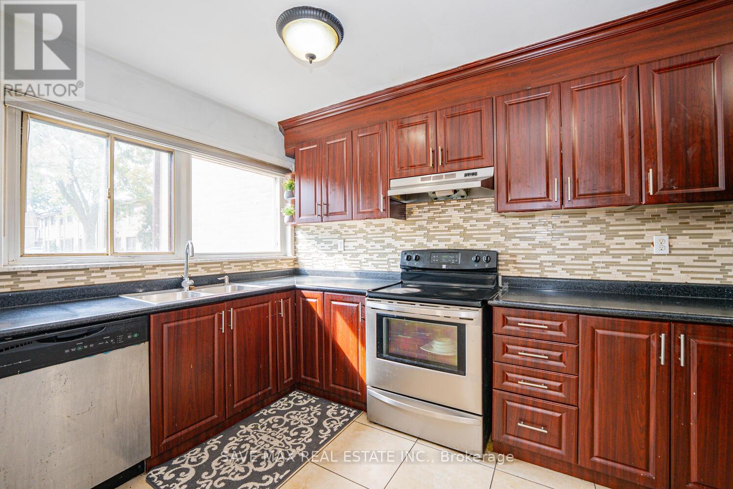 153 Fleetwood Crescent, Brampton, Ontario  L6T 2E5 - Photo 25 - W12303986