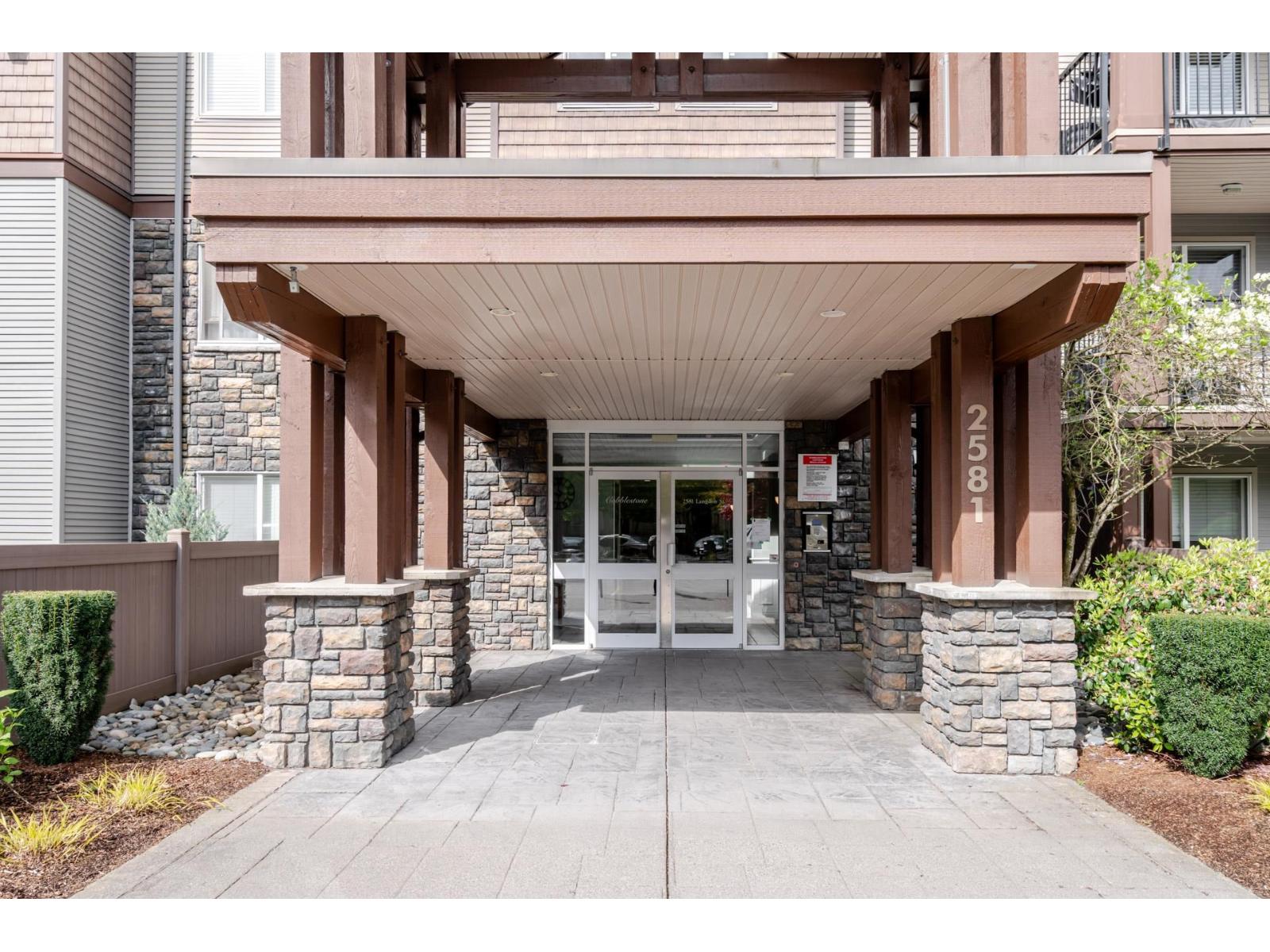 109 2581 Langdon Street, Abbotsford, British Columbia  V2T 7A3 - Photo 3 - R3037150