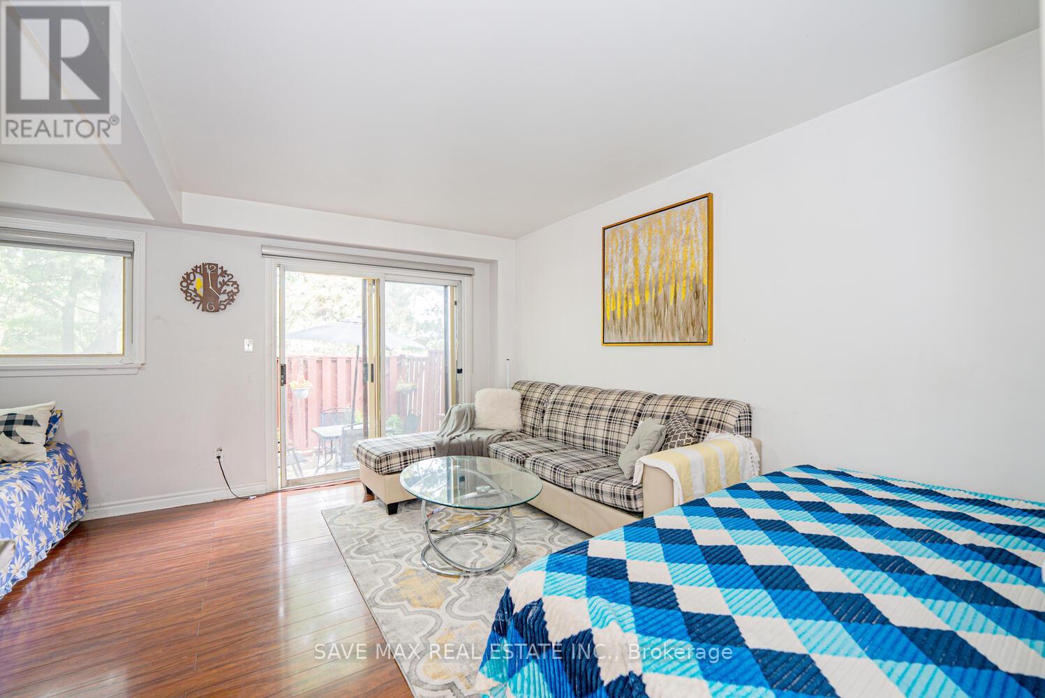 153 Fleetwood Crescent, Brampton, Ontario  L6T 2E5 - Photo 9 - W12303986