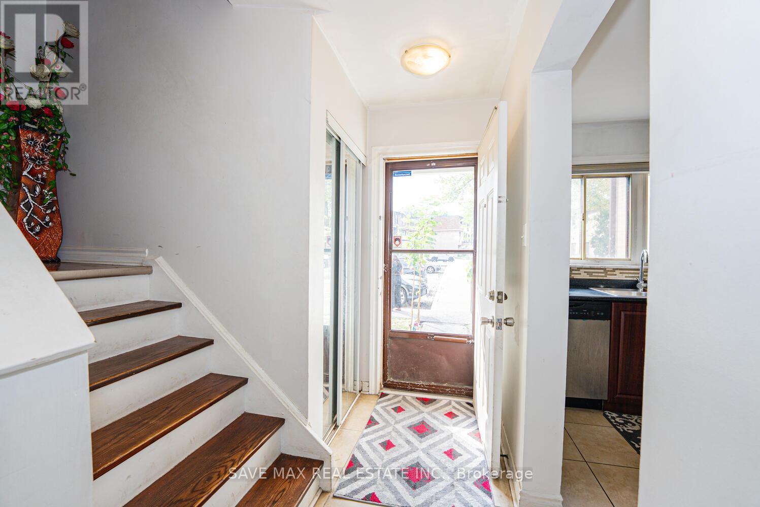 153 Fleetwood Crescent, Brampton, Ontario  L6T 2E5 - Photo 28 - W12303986