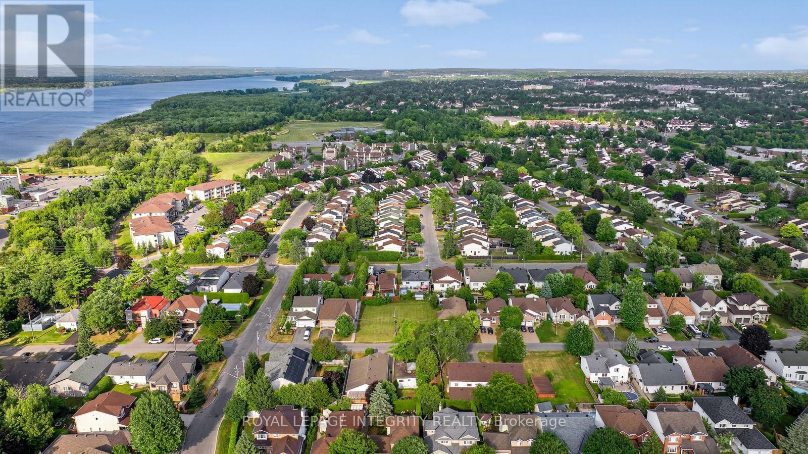 924 Beauchamp Avenue, Ottawa, Ontario  K1C 3A8 - Photo 6 - X12332163