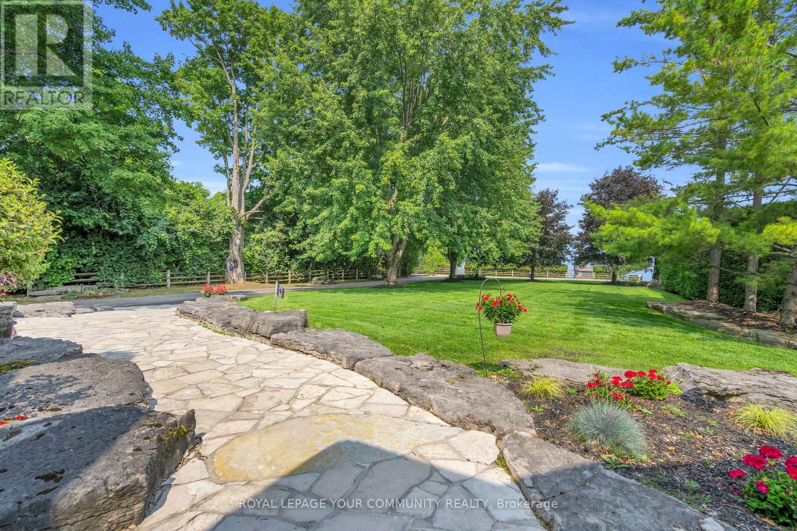 515 Lake Drive E, Georgina, Ontario  L0E 1S0 - Photo 12 - N12344765