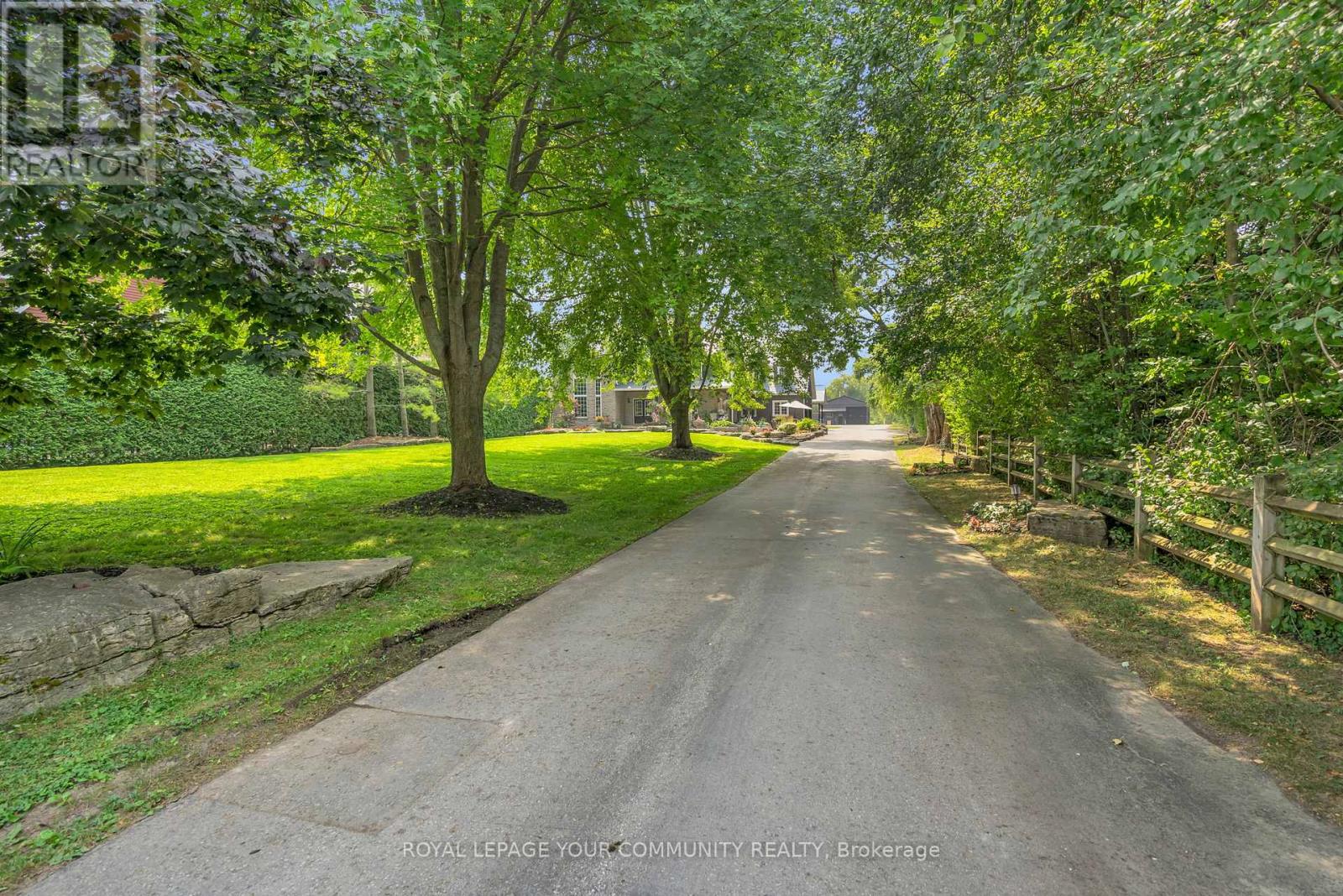 Property at 515 LAKE DRIVE E image 3